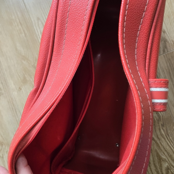 VINTAGE❤️ SAMSONITE Vegan Leather Sporty Red Travel Bag - Picture 7 of 10